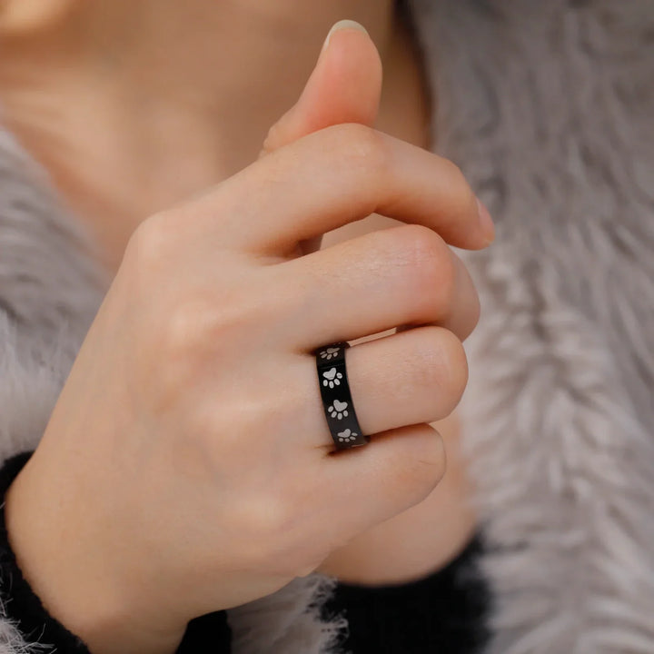 Paw Ring in Stainless Steel – Symbolic Jewelry for Animal Lovers